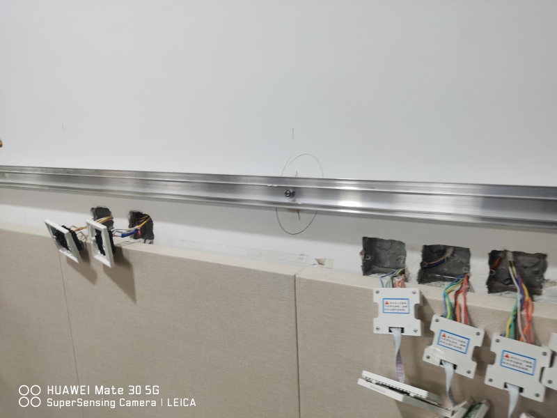 銀行吸音模塊施工 (1).jpg