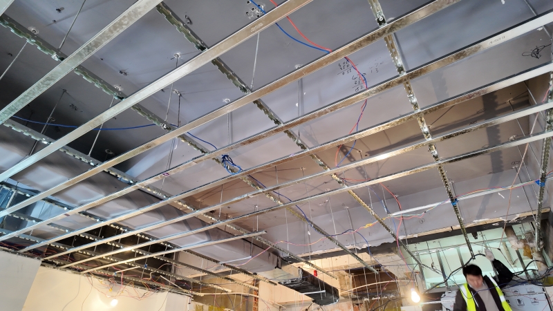 隔音施工中.JPG 隔音施工中.JPG