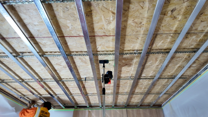 隔音施工現(xiàn)場1.JPG 隔音施工現(xiàn)場1.JPG